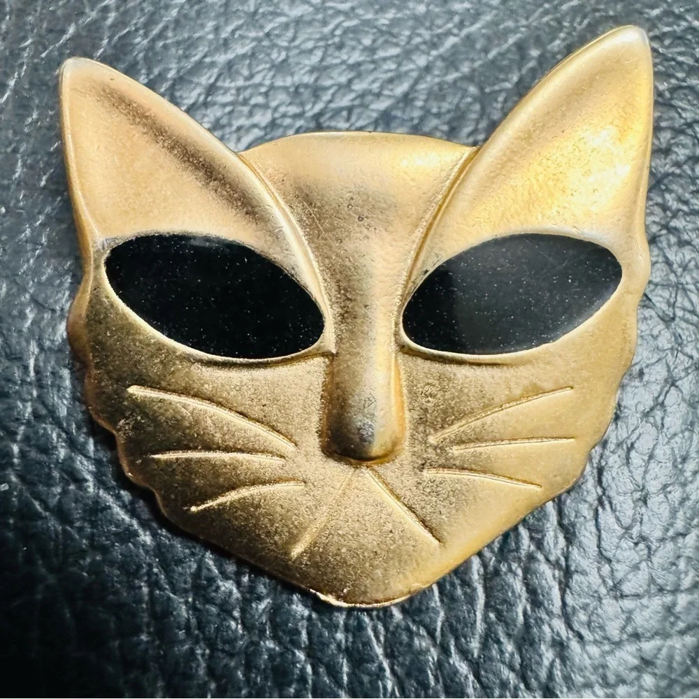 Vintage Gold and Black Cat Face Brooch - Picture 2 of 6